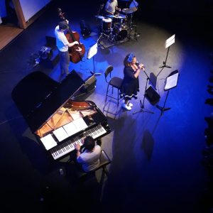 Photo de Jazz Boat, groupe de musique de chansons pour enfants autour du thème de la mer et du jazz. Concert auprès des écoles
