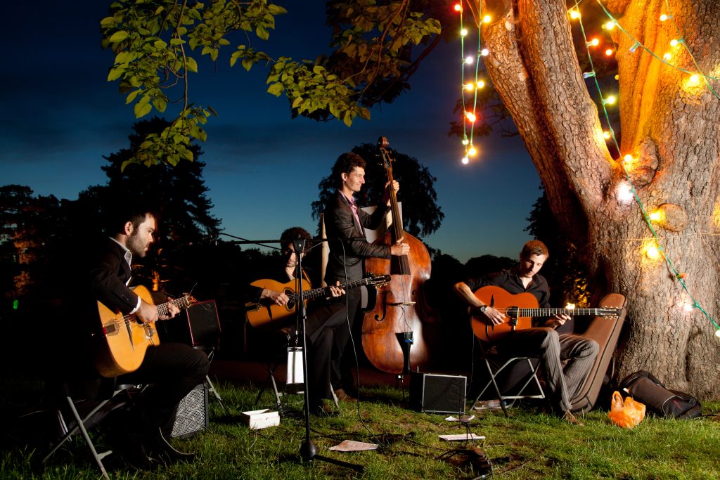 Quartet de Jazz sous les arbres, concert évènementiel festif et élégant